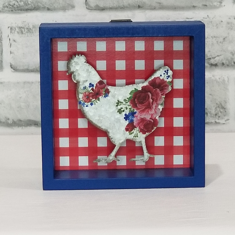 Pioneer woman chicken sign